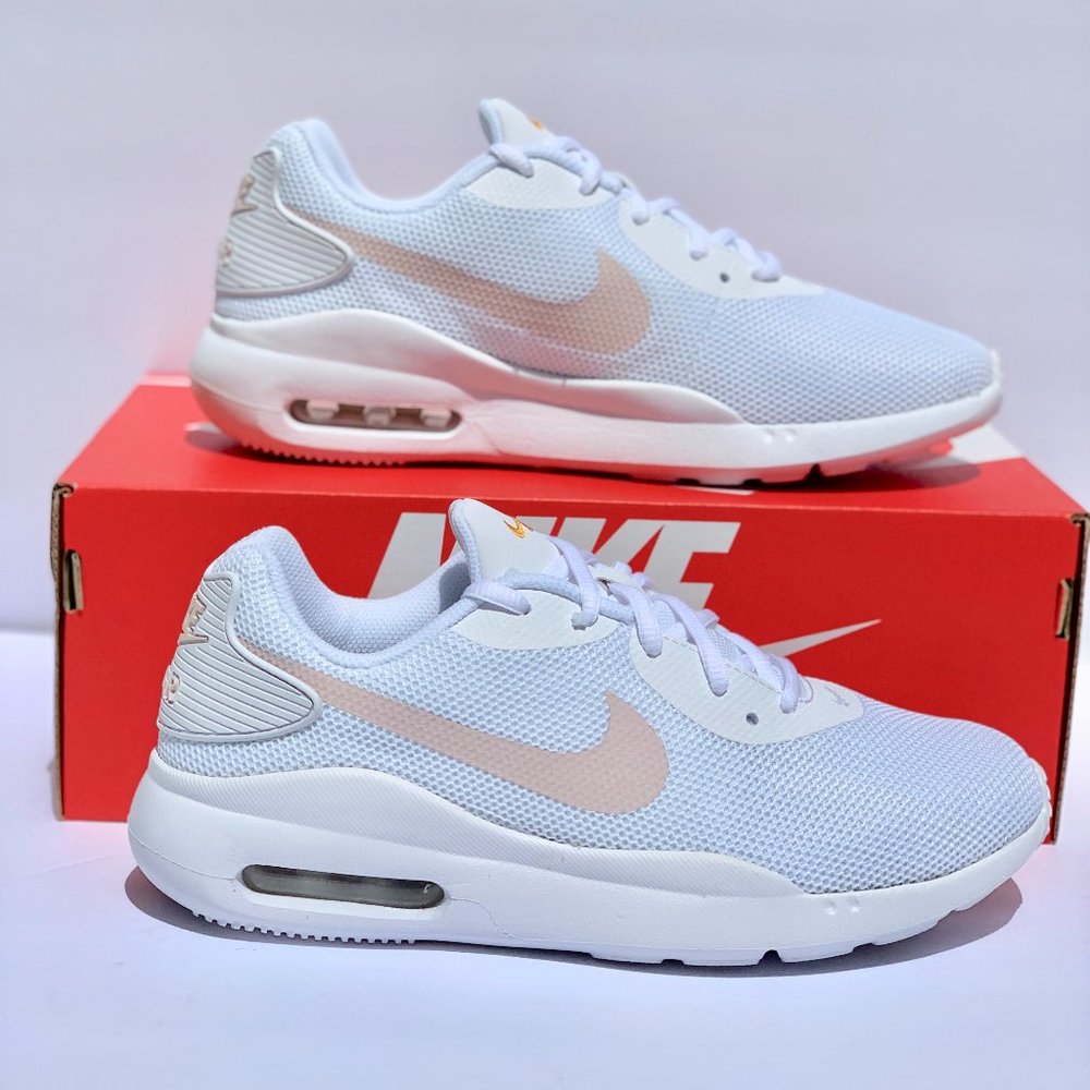 WMNS NIKE AIR MAX OKETO ES1